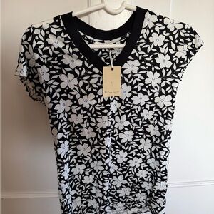Elegant Black and White Floral Short Sleeve Top
